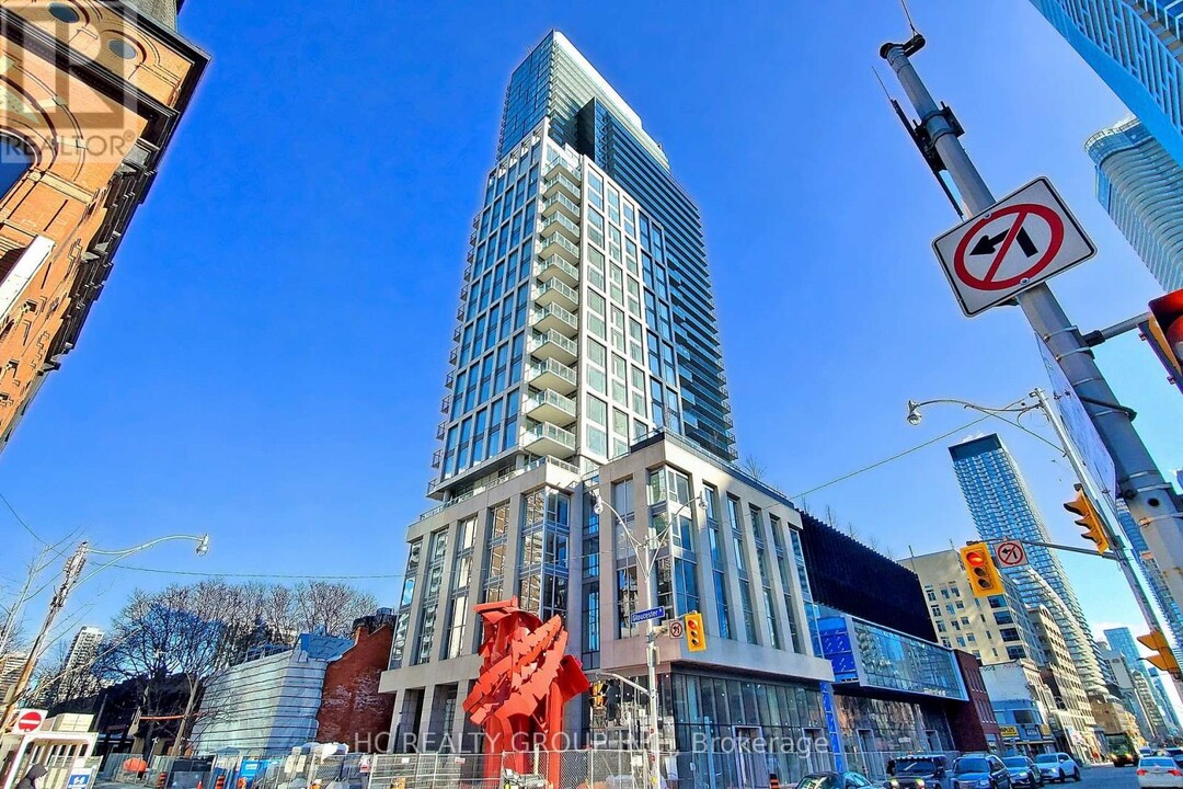 3-2013 Gloucester St in Toronto, ON - Building Photo