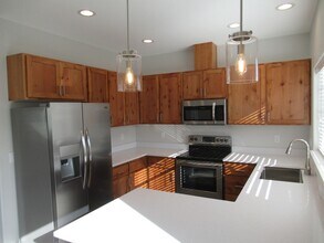 1182 Mariel Pl S in Salem, OR - Building Photo - Building Photo