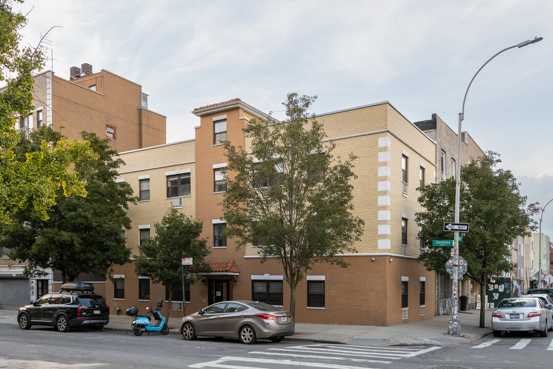 47 Conselyea St in Brooklyn, NY - Foto de edificio