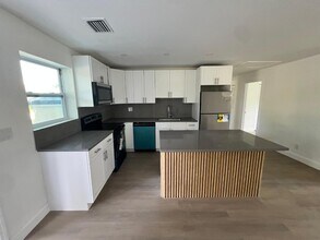 422 SW 4th Ave in Delray Beach, FL - Building Photo - Building Photo