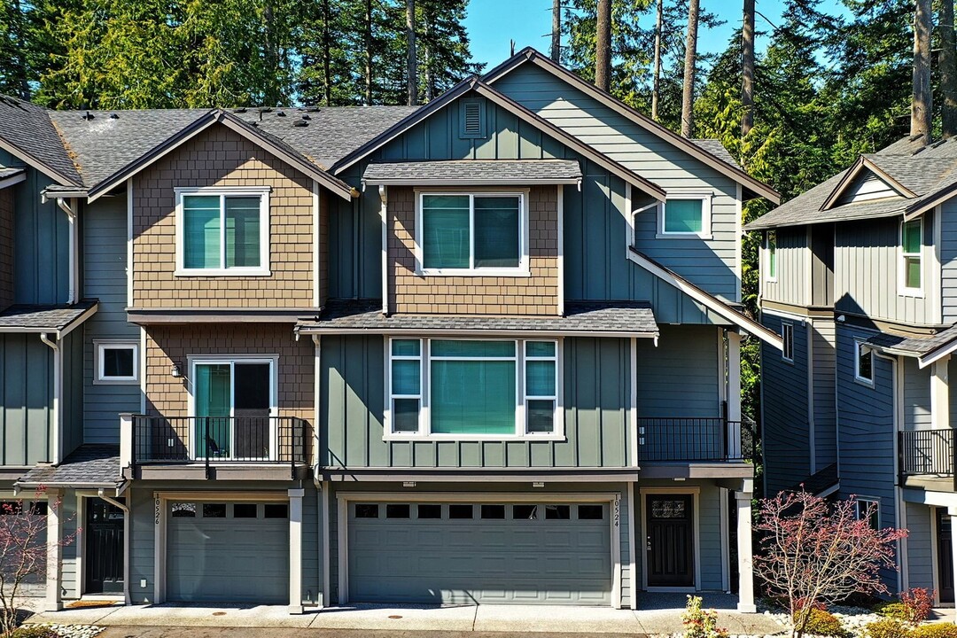 10602 14th Dr SE in Everett, WA - Foto de edificio