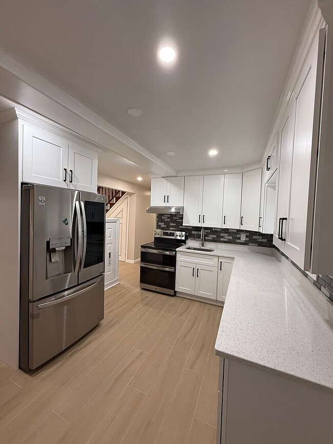 98 Bunker Ln in Hicksville, NY - Building Photo - Building Photo