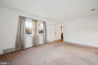 610 Lee Ave in Beverly, NJ - Building Photo - Building Photo