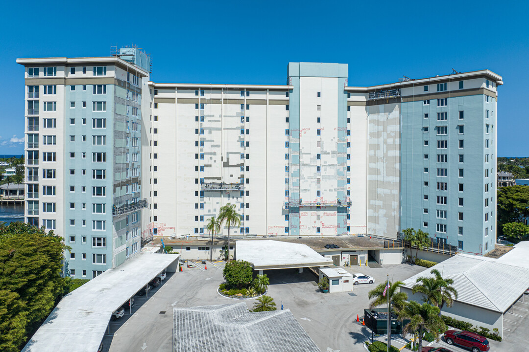 The Barrton Condominiums in Delray Beach, FL - Building Photo