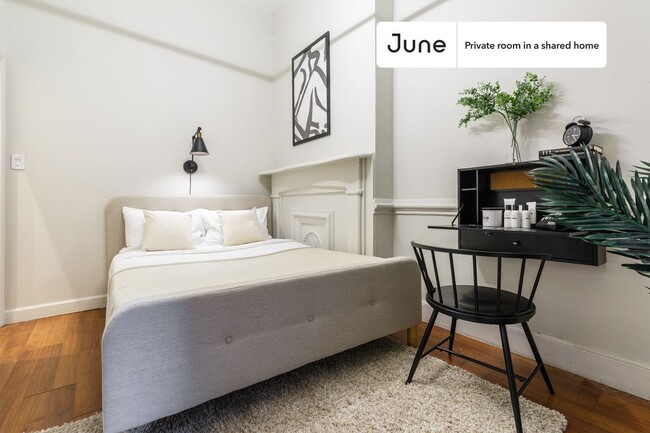 Private bedroom in 4 bed/2 bath Home in New York, NY - Building Photo - Building Photo