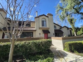 9 Rock Cliff Pl in Pomona, CA - Building Photo