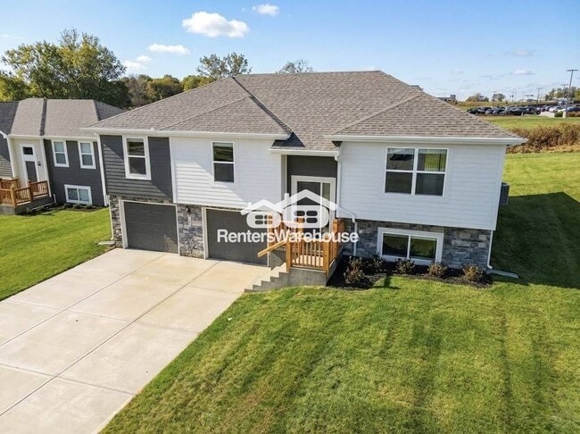 707 Wood Sage Ct in Raymore, MO - Foto de edificio - Building Photo