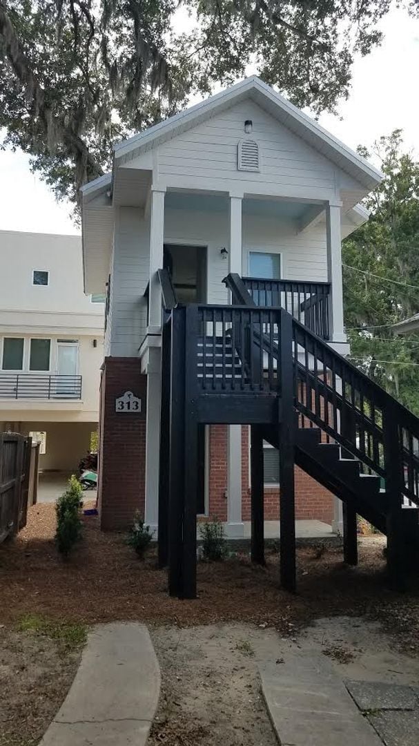 property at 313 SW 12th St