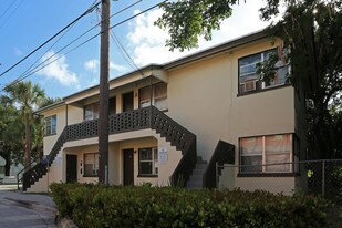 318 N Sapodilla Ave Apartments