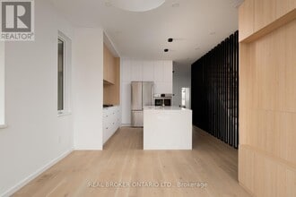 36 Arundel Ave in Toronto, ON - Building Photo - Building Photo