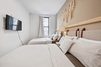 400 W 47th St, Unit SI ID1323962P in New York, NY - Building Photo - Building Photo