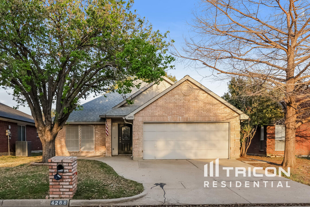 4268 Maryanne Pl in Haltom City, TX - Building Photo