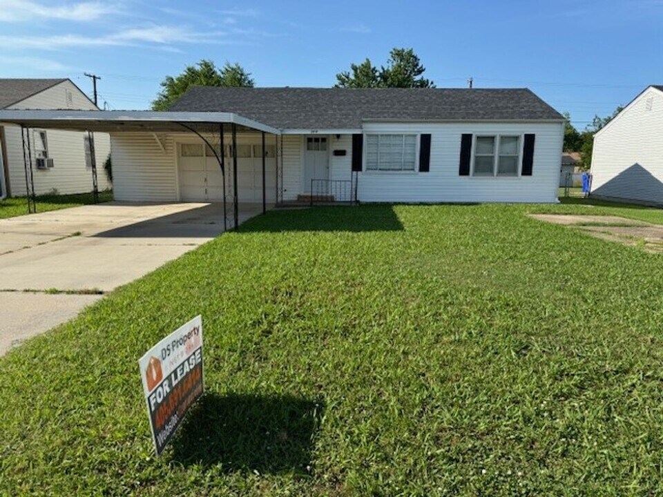 109 W Haddock St in Norman, OK - Building Photo