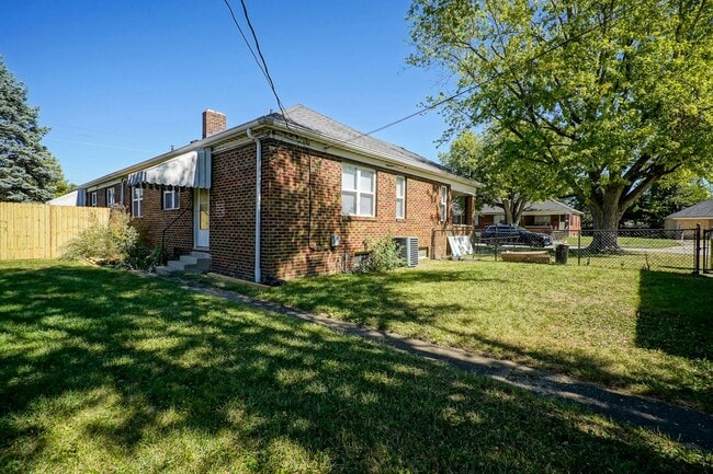 5159 E 16th St in Indianapolis, IN - Building Photo - Building Photo