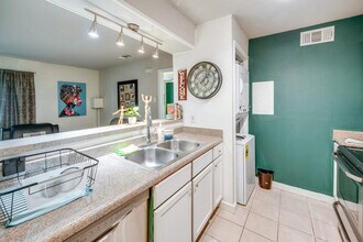 6900 Skillman St in Dallas, TX - Building Photo - Building Photo