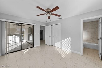 1106-1108 SE 8th Terrace in Cape Coral, FL - Foto de edificio - Building Photo
