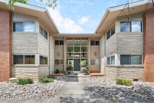 2705 Riedling Dr in Louisville, KY - Building Photo