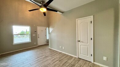 633 Pete Payan Dr in El Paso, TX - Foto de edificio - Building Photo