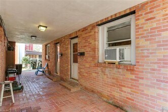 315 15th St, Unit 6 in Virginia Beach, VA - Foto de edificio - Building Photo