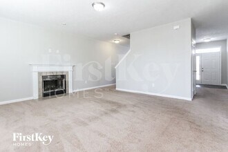 527 Hollow Pear Dr in Indianapolis, IN - Building Photo - Building Photo