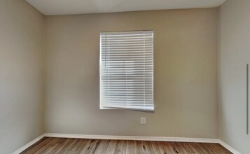 1501 Queens Brook Ln in Fort Worth, TX - Foto de edificio - Building Photo