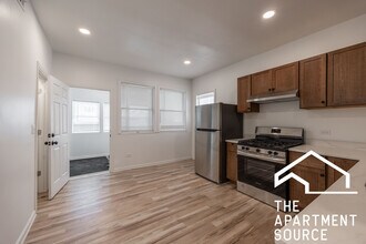3140 N Kimball Ave in Chicago, IL - Building Photo - Building Photo
