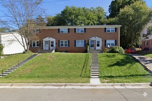 122 S Shenandoah Ave in Front Royal, VA - Building Photo