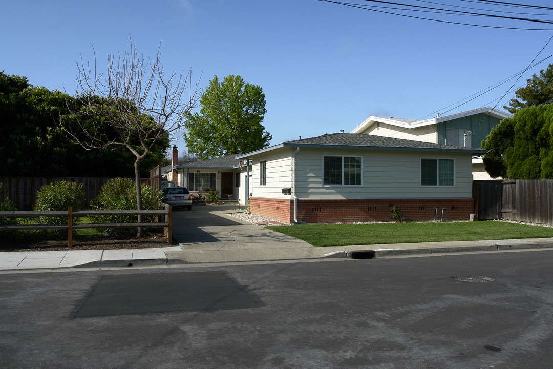 224 Orchard Ave in Redwood City, CA - Building Photo