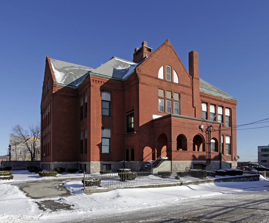 104 Beacon Ave in Providence, RI - Building Photo