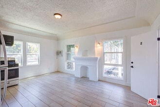 644 W 5th St in Los Angeles, CA - Building Photo - Building Photo