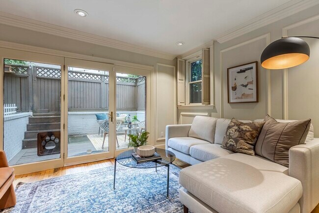 183 Saint Botolph St, Unit 1