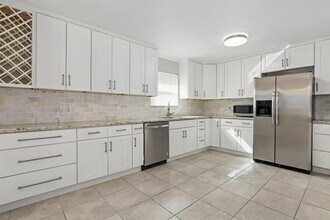 6107 Dumfries Dr in Houston, TX - Building Photo - Building Photo