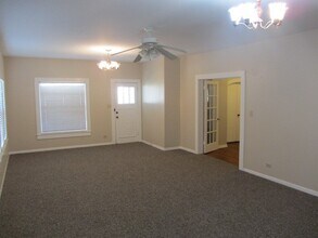 3002 Montgomery Rd in Huntsville, TX - Building Photo - Building Photo