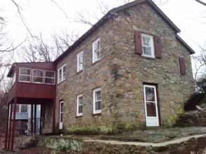 2619 Jefferson Park Cir in Charlottesville, VA - Foto de edificio - Building Photo