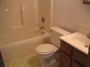 0 Maple Grove Ct in Madison, WI - Building Photo - Building Photo