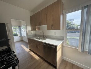 2317 Ocean Park Blvd, Unit 2317- A in Santa Monica, CA - Building Photo - Building Photo