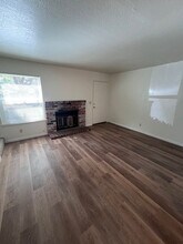 9127 Newhall Dr in Sacramento, CA - Building Photo - Building Photo