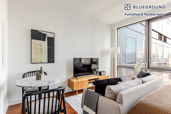 435 W 31st St in New York, NY - Building Photo - Building Photo