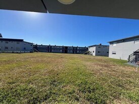 4250 SW 67th Ave in Miami, FL - Building Photo