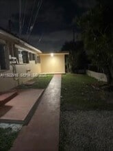 257 SW 78th Ave in Miami, FL - Building Photo - Building Photo