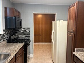 10625 S Calumet Ave in Chicago, IL - Building Photo - Building Photo