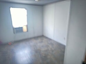 215 Cora Ave in Del Rio, TX - Building Photo - Building Photo