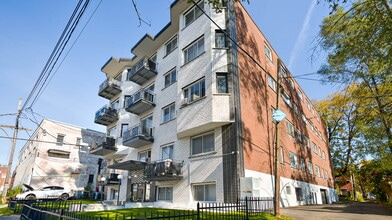 5320 Avenue Bourret in Montréal, QC - Building Photo - Building Photo