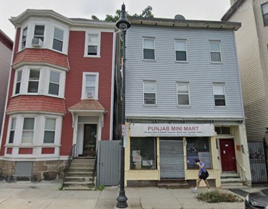 1576 Tremont St, Unit 2 in Boston, MA - Foto de edificio - Building Photo