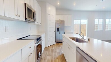 3231 Carambola Ave in Clovis, CA - Building Photo - Building Photo