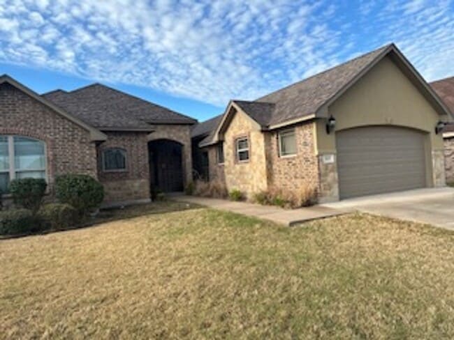 property at 365 Southlake Dr