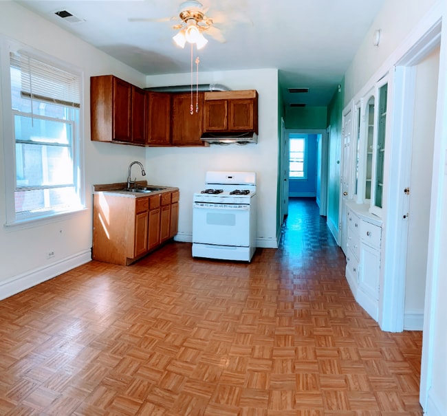 4635 S Spaulding Ave