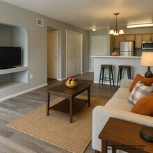 13815 Fairway Island Dr in Orlando, FL - Foto de edificio - Building Photo