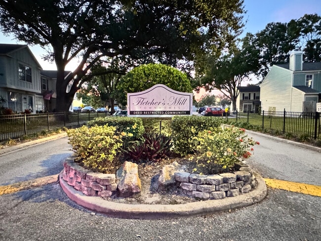 property at 13917 Fletchers Mill Dr