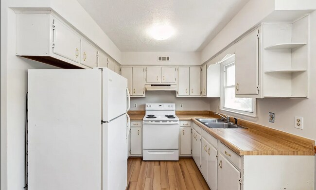 34 North St, Unit A1 in Front Royal, VA - Foto de edificio - Building Photo